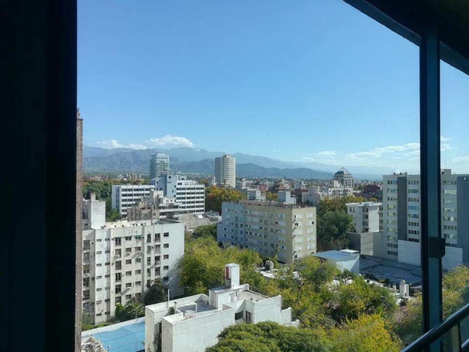 Apartment Lujoso Departamento En Inmejorable Zona En Con Vista A La Montana Mendoza